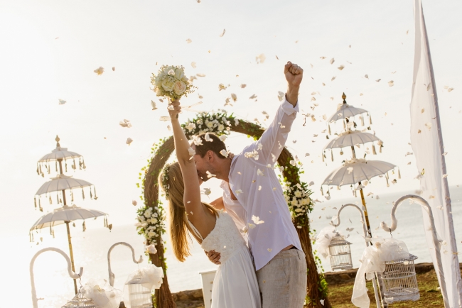 zusana and tom elopement in bali